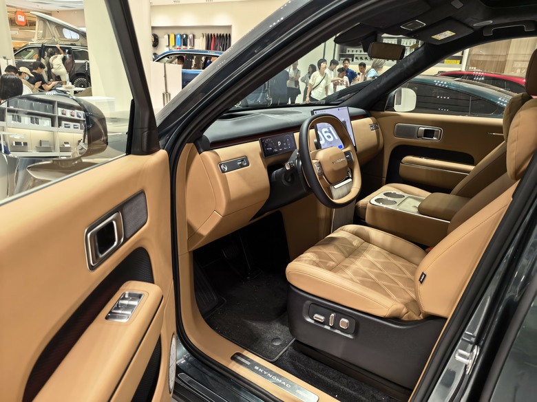 百貨公司賞車, 小米SUV 露營車