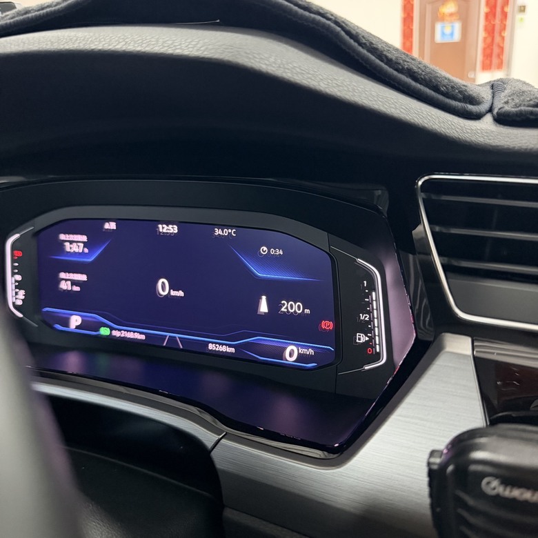 福斯原廠數位儀表也能顯示 Google Maps?MIB2.5/MIB3 CarPlay同步、專輯封面與HUD實測整理