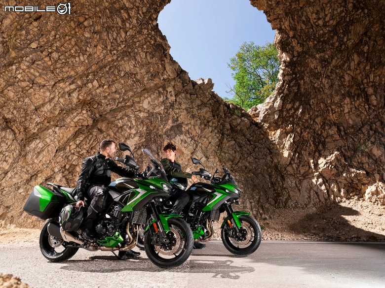 點我看大圖 承襲 Z900 四缸動力與雷達電控架構,全新 Kawasaki Versys 900 正式發表!