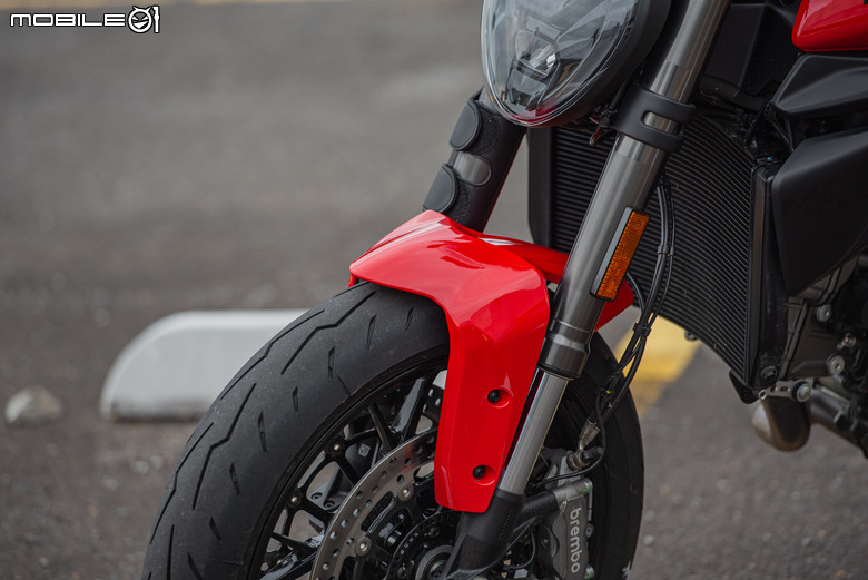 DUCATI Monster 試駕報告｜鮮明區隔車系差異，一台擁抱新手的DUCATI