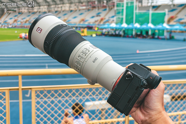 Sony FE 400mm F4.5 GM / FE 600mm F6.3 GM 雙鏡評測|1 公斤不到的超望遠,重新定義手持大砲!