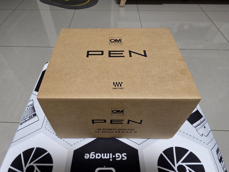 【開箱】OM SYSTEM NEW PEN 搭配 14-42mm III，對比 OM-5 II 與 OM-3 體積差異