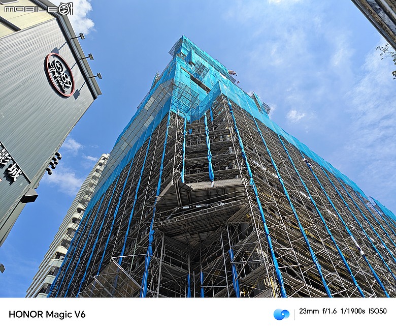 點我看大圖 HONOR Magic V6 評測報告|4mm 超薄機身、AI 靈感幫拍超貼心!