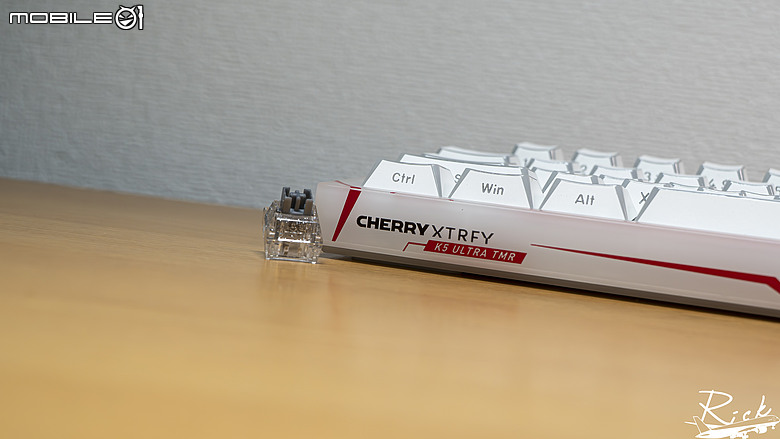 點我看大圖 【開箱】更加完美的櫻桃磁軸 | CHERRY XTRFY K5 PRO TMR V2 RGB WHITE