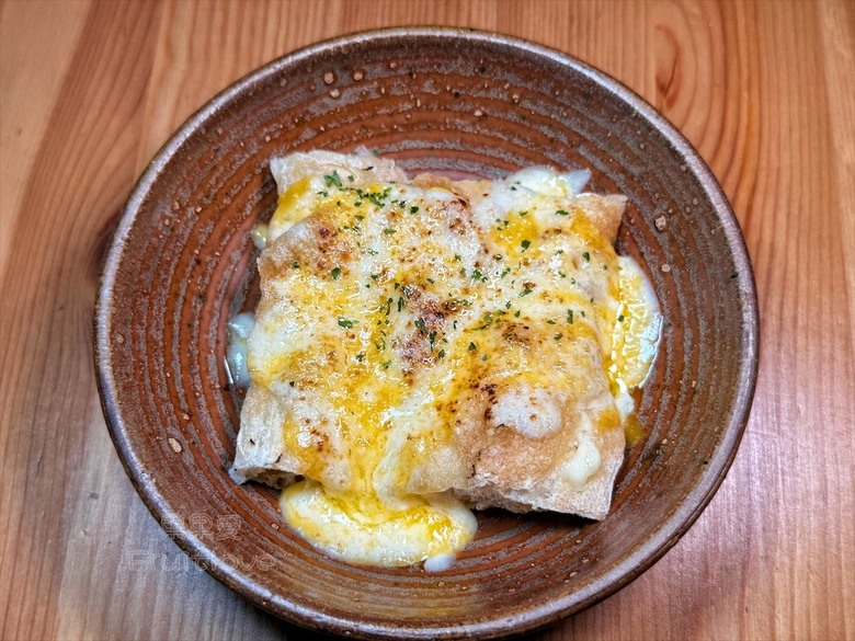 逢甲巷弄深夜微醺食堂,義大利麵份量多又好吃,八種口味可以挑選