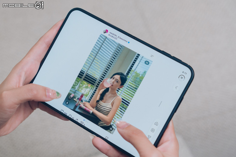 Apple iPhone Duo 24 小時開箱速測體驗 這會是摺疊機終極解答嗎？