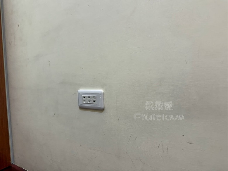 彰化住宿開箱 | 5分鐘到鹿港市區，鬧中取靜、免費停車、房間寬敞舒適，國旅補助合法民宿