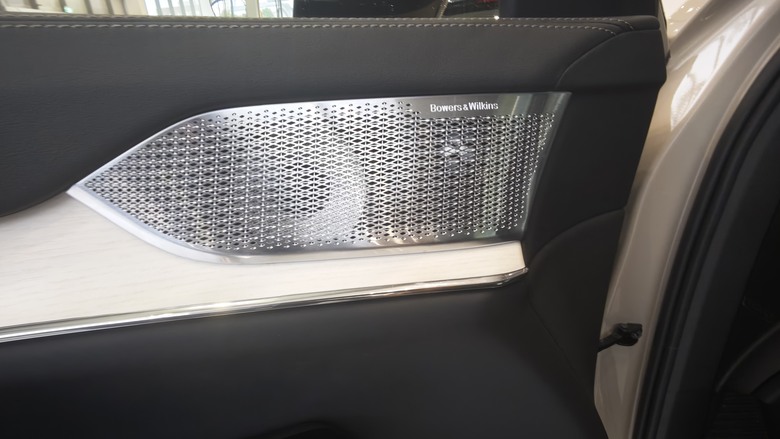 在最危險的天、開著最安全的車、聽著最棒的音響 - Volvo EX90 Ultra 六人座賞車 & Plus版試駕 (含音響試聽影片分享)