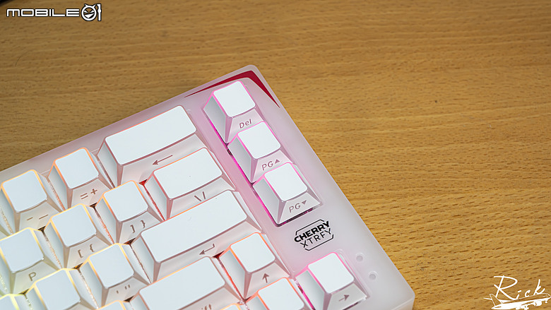 點我看大圖 【開箱】更加完美的櫻桃磁軸 | CHERRY XTRFY K5 PRO TMR V2 RGB WHITE