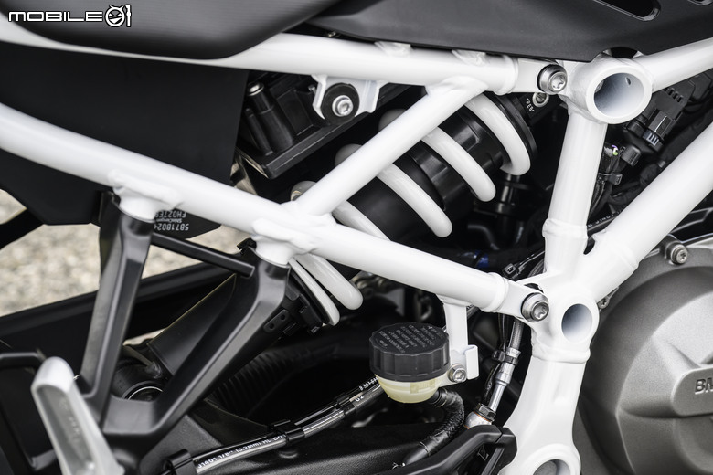 BMW F 450 R 正式發表，自動離合器、48 匹馬力、175 公斤繼承 S 1000 R 靈魂的輕量級街車！