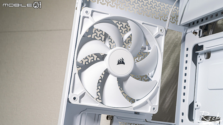 【開箱】擁有全塔能力的木紋機殼 | CORSAIR FRAME 5000D WOOD RS WHITE