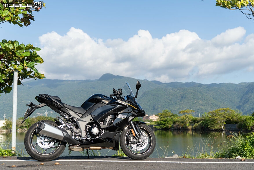 KAWASAKI NINJA 1100 SX 試駕｜承忍道滿熱血，馭長途見從容