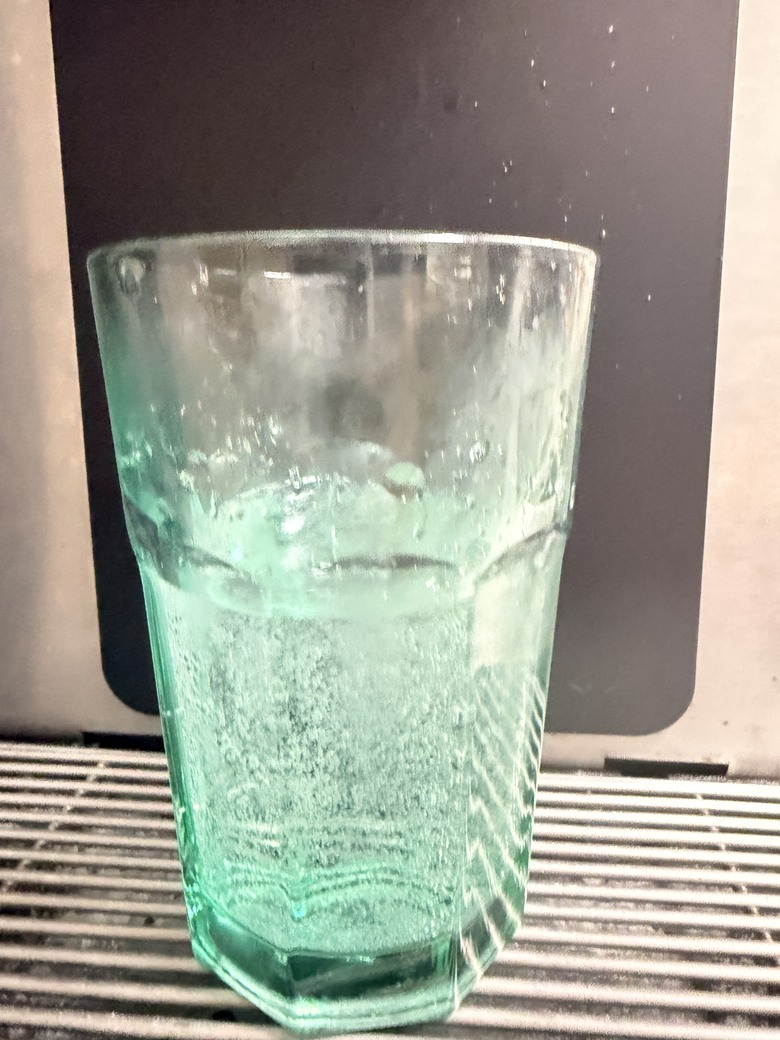 【長期心得】家裡這台氣泡水機用了 7 年:濾芯、氣瓶空間與生活習慣的真實改變
