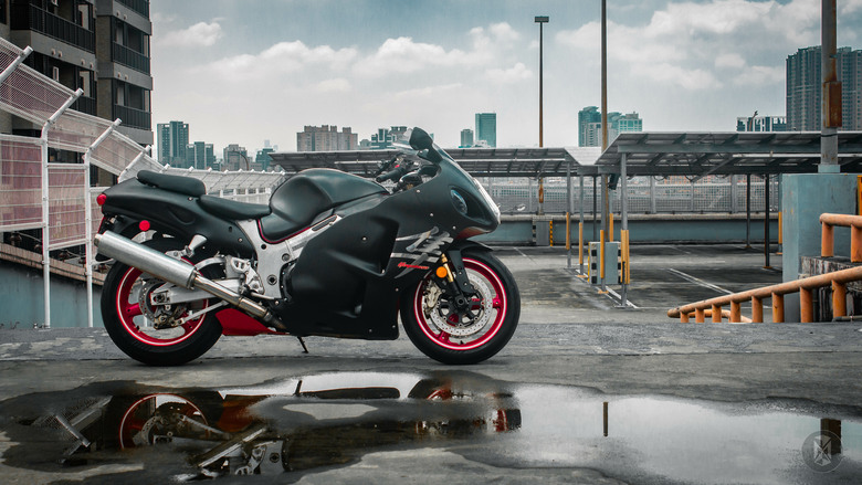 Suzuki Hayabusa（GSX1300R）初代隼開箱｜20多年前的地表最速「還值得買嗎？」｜MIRAGE檔案