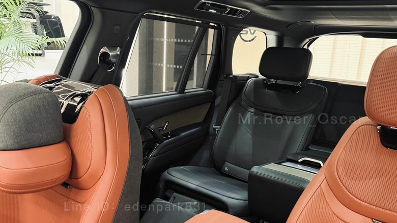 展間直接規劃頂級車款的區域Range Rover P615 SV SWB