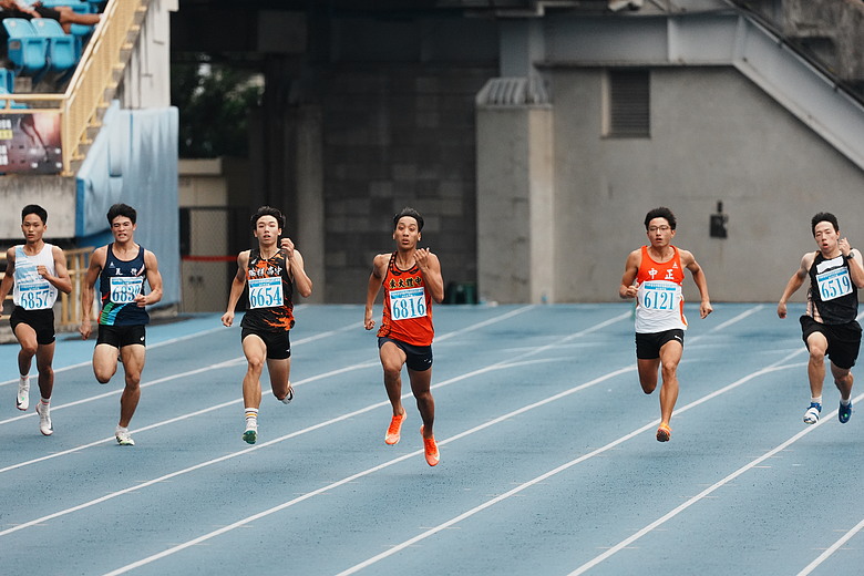點我看大圖 Sony FE 400mm F4.5 GM / FE 600mm F6.3 GM 雙鏡評測|1 公斤不到的超望遠,重新定義手持大砲!