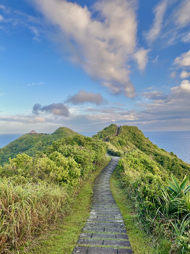 台版小萬里長城吧！鼻頭角登山步道