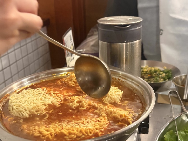 金豬食堂好吃嗎?優缺點、必點推薦、價格與用餐心得一次看!