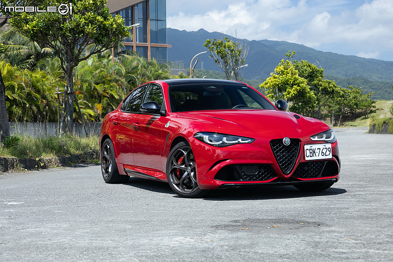 Alfa Romeo Giulia Quadrifoglio 試駕|享受駕馭樂趣就是這麼簡單!