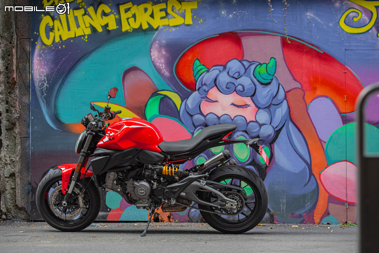 DUCATI Monster 試駕報告｜鮮明區隔車系差異，一台擁抱新手的DUCATI