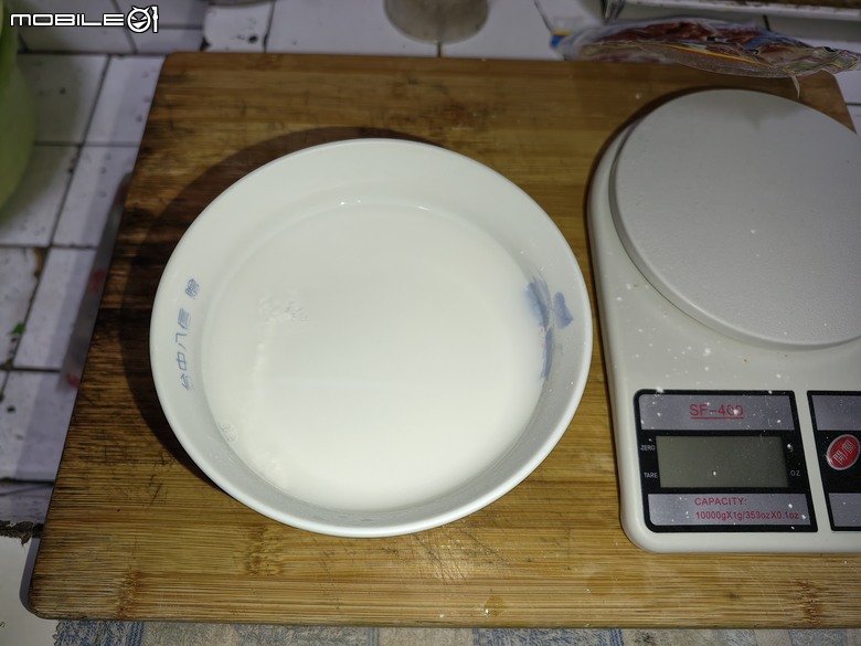 蚵仔煎試作，因為颱風天的菜市場，海鮮大抛售