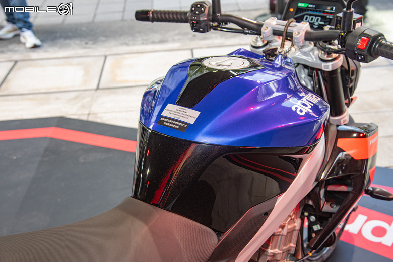 Aprilia黃牌大羊正式發表！SR GT 400開價33.8萬，同場加映Tuono 457實車展示