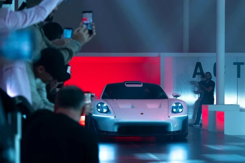 美好的老日子?Porsche 透露 Mission S 中置超跑平台具備搭載手排變速箱能力