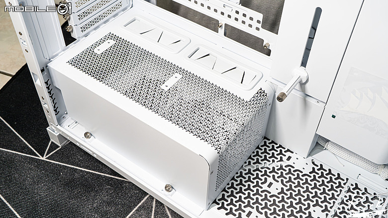 【開箱】擁有全塔能力的木紋機殼 | CORSAIR FRAME 5000D WOOD RS WHITE