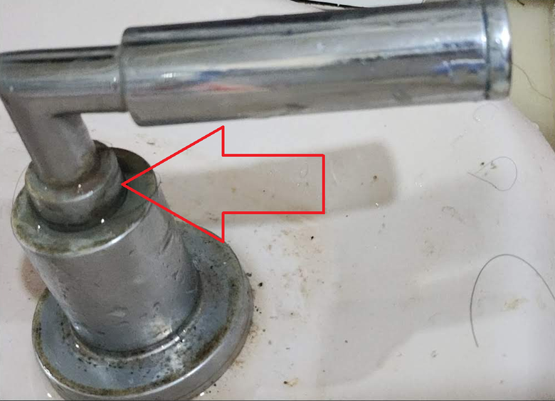請問這種龍頭把手怎樣鎖緊?