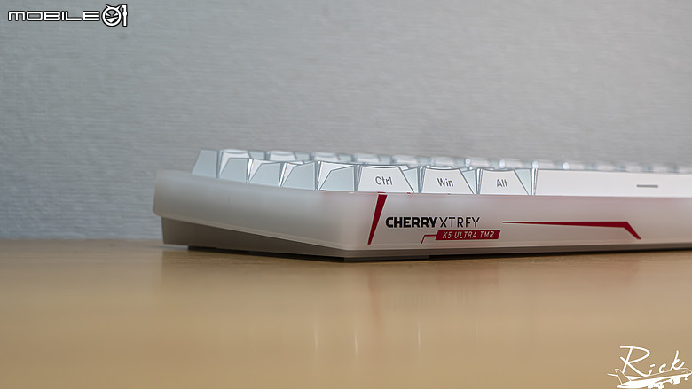 點我看大圖 【開箱】更加完美的櫻桃磁軸 | CHERRY XTRFY K5 PRO TMR V2 RGB WHITE