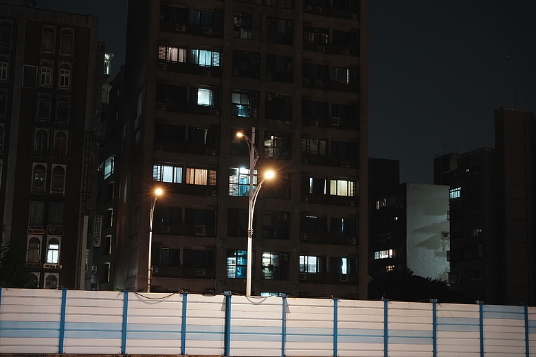 Sigma 20-60mm F2.8-4 DG Contemporary 評測報告 | 375g 超輕量、0.43x 近拍也能打！