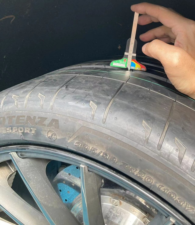 普利司通 Bridgestone Potenza Sport 雨中狂奔