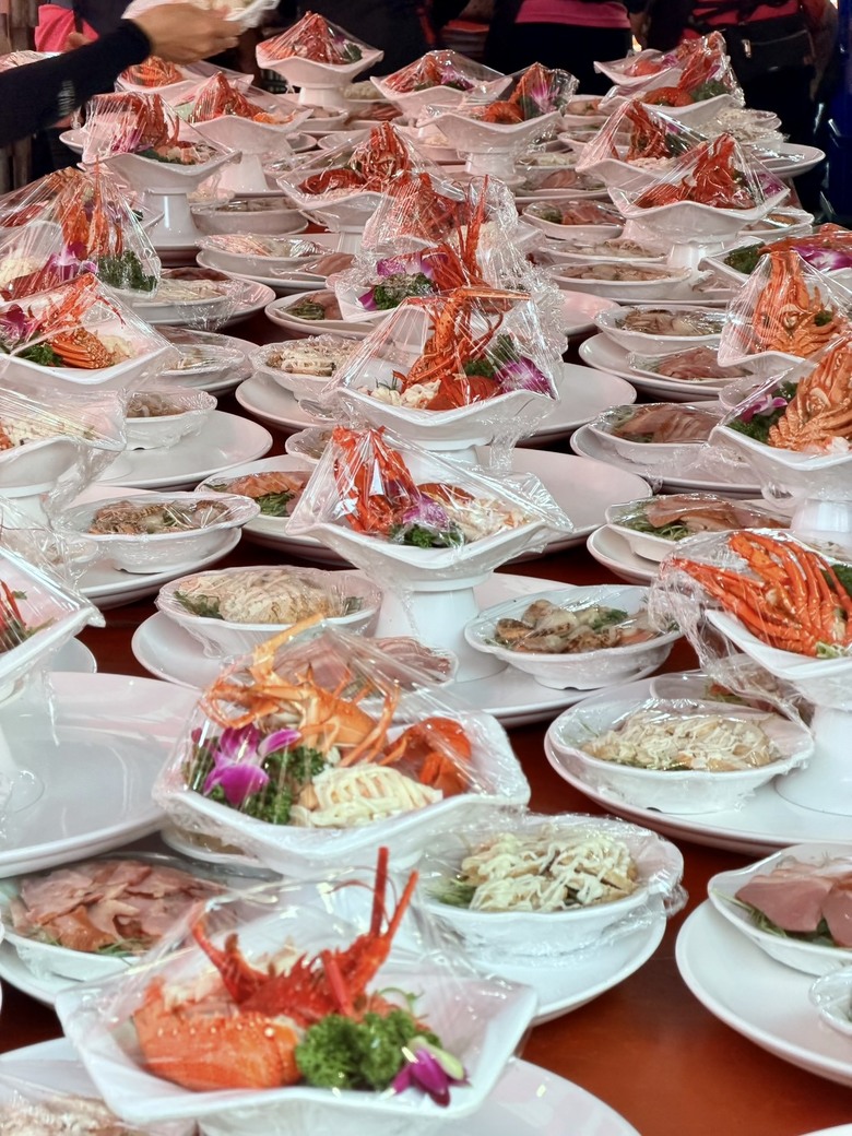 【食記】屏東聞香閣建隆總舖師|潮州264桌辦桌|桌泰國蝦創意五道蝦料理