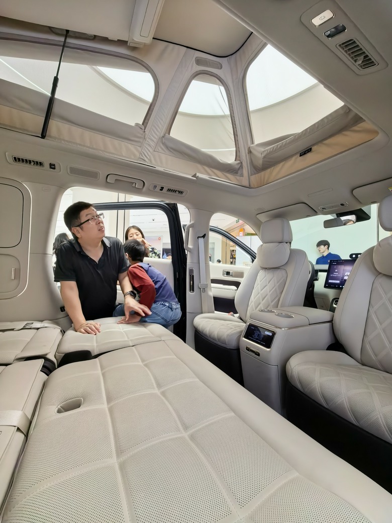 百貨公司賞車, 小米SUV 露營車