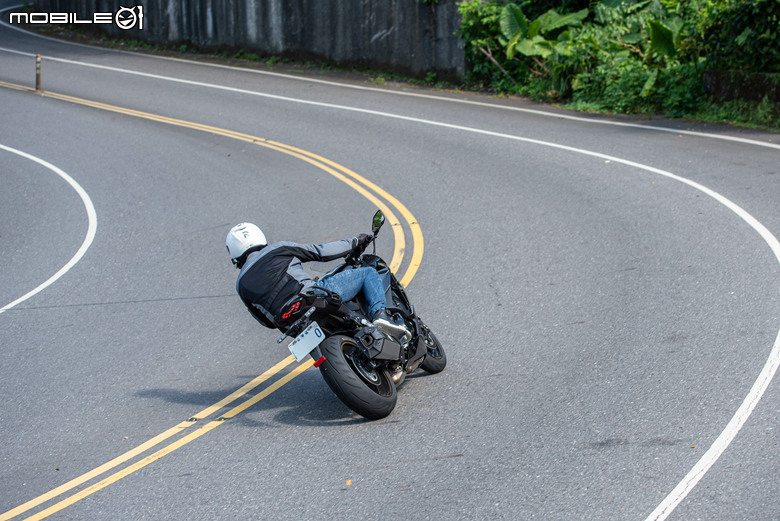 KAWASAKI NINJA 1100 SX 試駕｜承忍道滿熱血，馭長途見從容