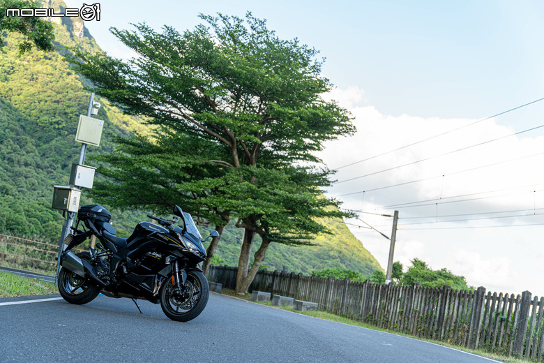 KAWASAKI NINJA 1100 SX 試駕｜承忍道滿熱血，馭長途見從容