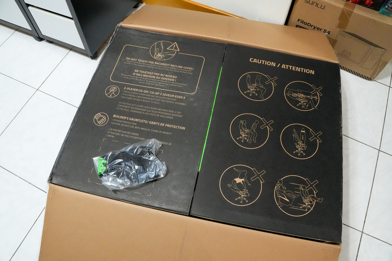 RAZER 雷蛇 Iskur V2 X EVA-02 Edition 開箱 - 當信仰遇到信仰
