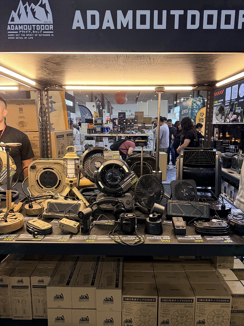 點我看大圖 【2026台灣戶外用品展】10/2首日直擊|人少超好逛!露營車、車宿、登山裝備