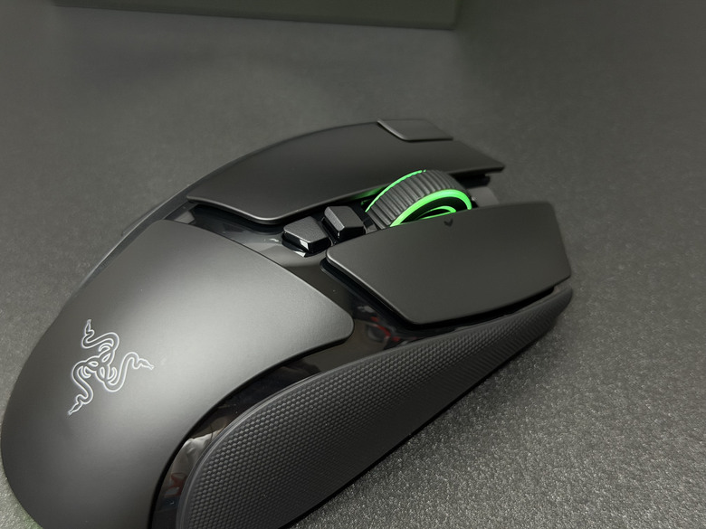 點我看大圖 【開箱|心得】新一代巴塞利斯蛇人體工學電競滑鼠|Razer Basilisk V4 HyperSpeed & Pro
