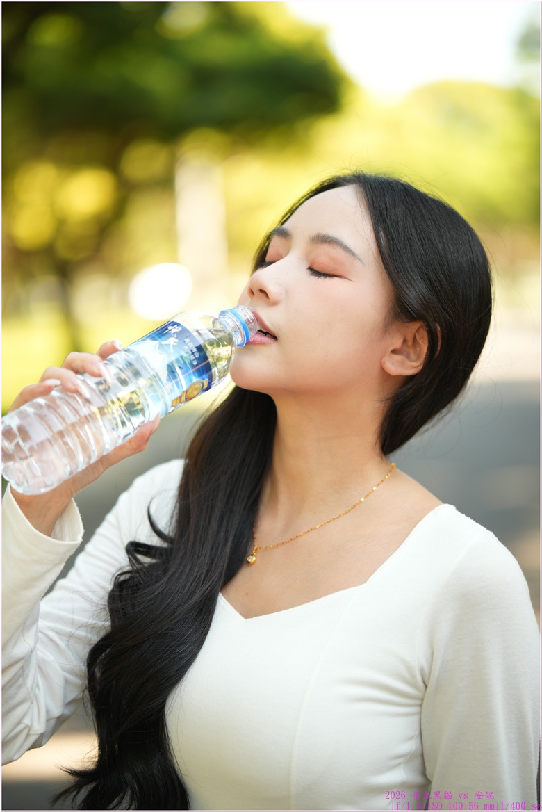 YO YO YO YO YO 安妮! 黑絲配黑貓擦出的火花