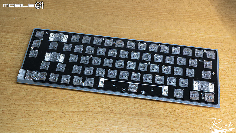 點我看大圖 【開箱】更加完美的櫻桃磁軸 | CHERRY XTRFY K5 PRO TMR V2 RGB WHITE