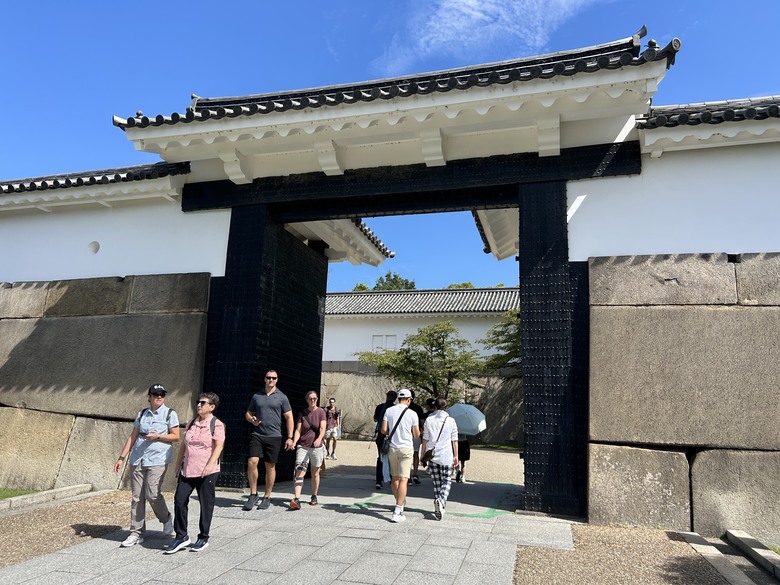 用 力 騎 到 大 阪 (大阪府廳、難波城跡、大阪城)