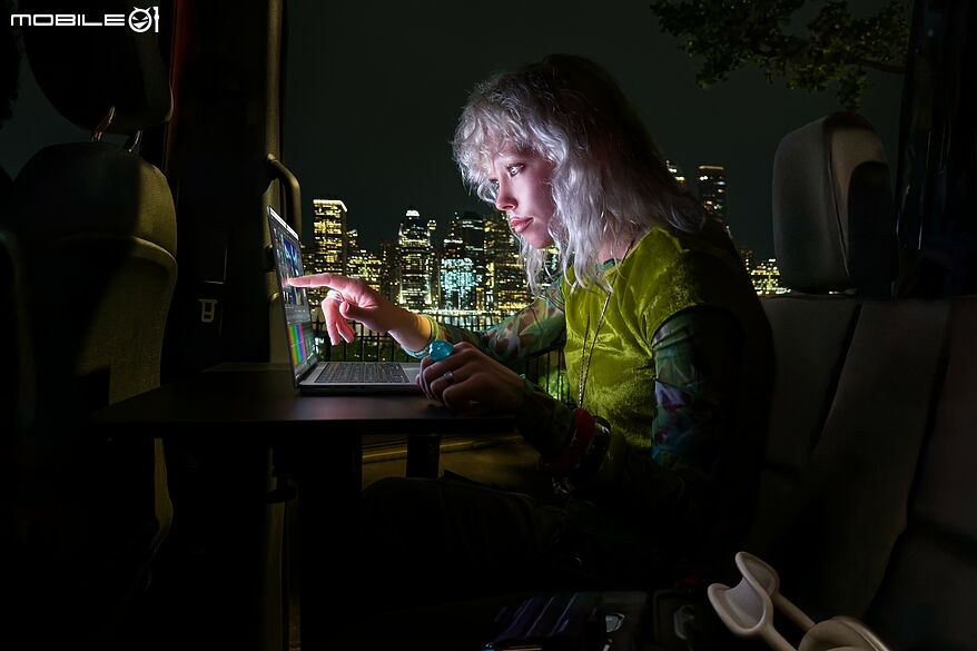 Apple 發表全新 MacBook Pro 首度搭載支援觸控操作的 PROLED XDR 顯示器
