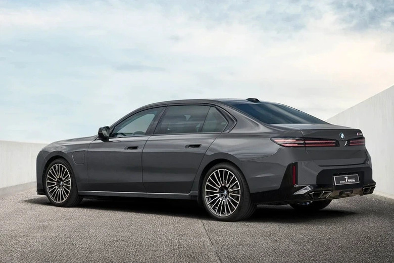 BMW Concept 7 Protection預告擴大防護車陣容，輕裝隱形裝甲上陣手槍打不穿！