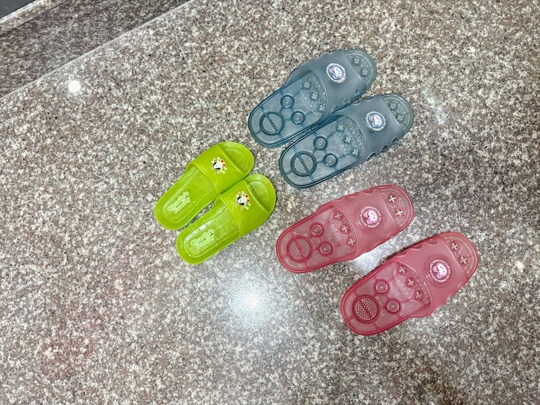 彰化住宿開箱 | 5分鐘到鹿港市區，鬧中取靜、免費停車、房間寬敞舒適，國旅補助合法民宿