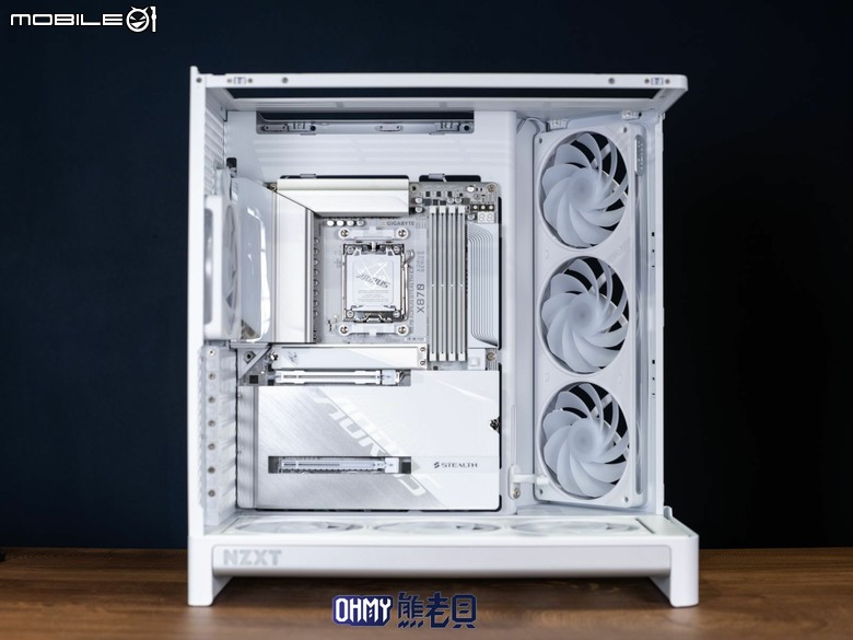 遲來的背插主機板體驗!技嘉 X870 AORUS STEALTH ICE