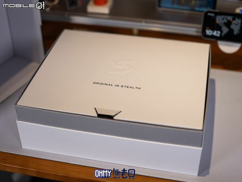 遲來的背插主機板體驗!技嘉 X870 AORUS STEALTH ICE