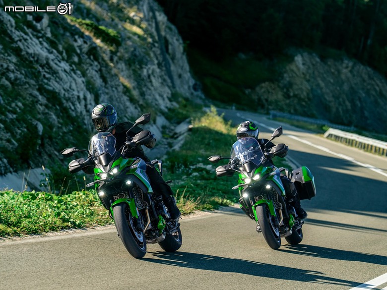 點我看大圖 承襲 Z900 四缸動力與雷達電控架構,全新 Kawasaki Versys 900 正式發表!