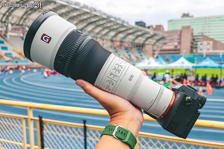 Sony FE 400mm F4.5 GM / FE 600mm F6.3 GM 雙鏡評測|1 公斤不到的超望遠,重新定義手持大砲!