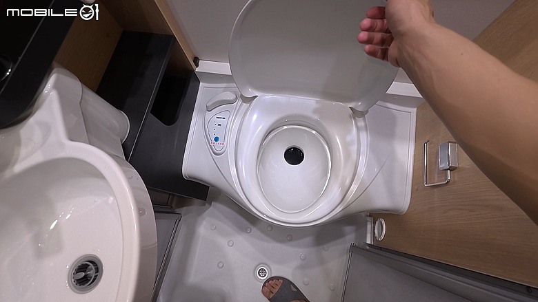 【開箱】5種車用馬桶，從 20 塊到 20 萬！一萬倍的價差到底差在哪呢？